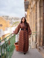 ⁦قفطان شروق المخمل (ألوان الطبيعة)⁩ - الصورة ⁦3⁩